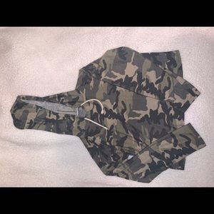 Cropped Camo  hooded shirt